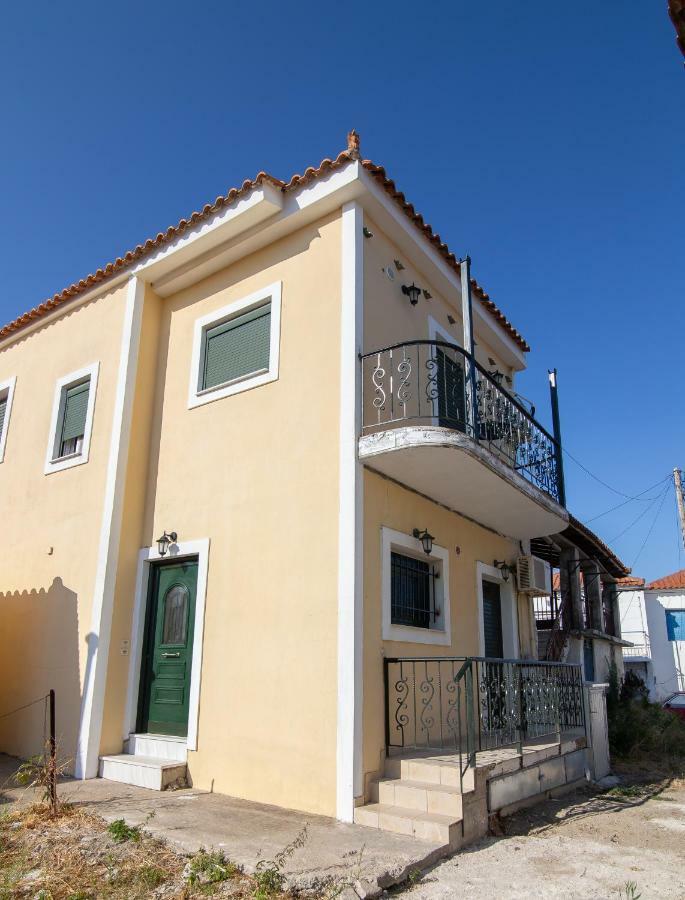 Peroulia Appartement *